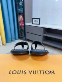 Picture of Louis Vuitton Slippers _SKULVsz38-44mnf10041224